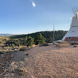 Soaring Hawk TIPI near Bryce Canyon