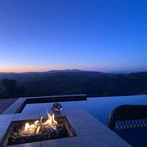 A thousand nights with a view