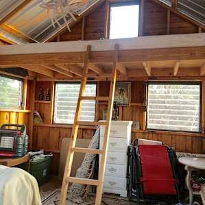 Cute Off-Grid CABIN on 84 ACRES