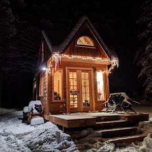Charming, Secluded Forest Cabin