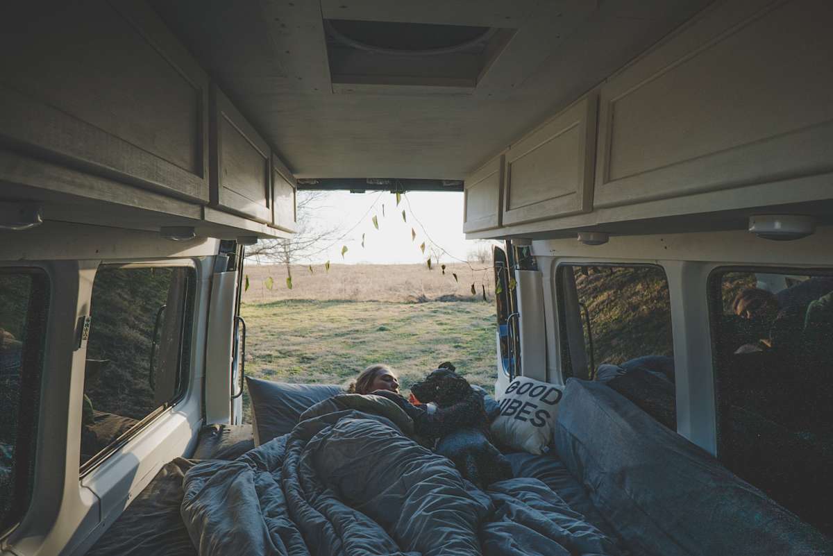 Tips for Road Tripping in Comfort and on a Budget