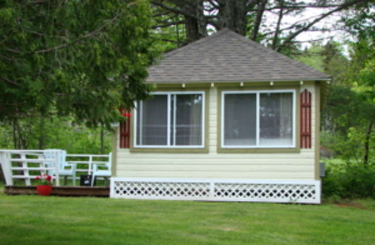 The Camp At Bay Leaf Cottages Camping
