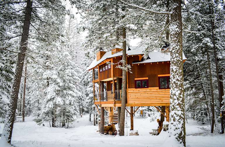 Hasil gambar untuk Montana Treehouse Retreat