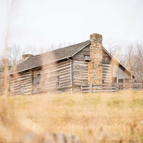 Log Cabin On A Virginia Farm Near Smith Mountain Lake State Park