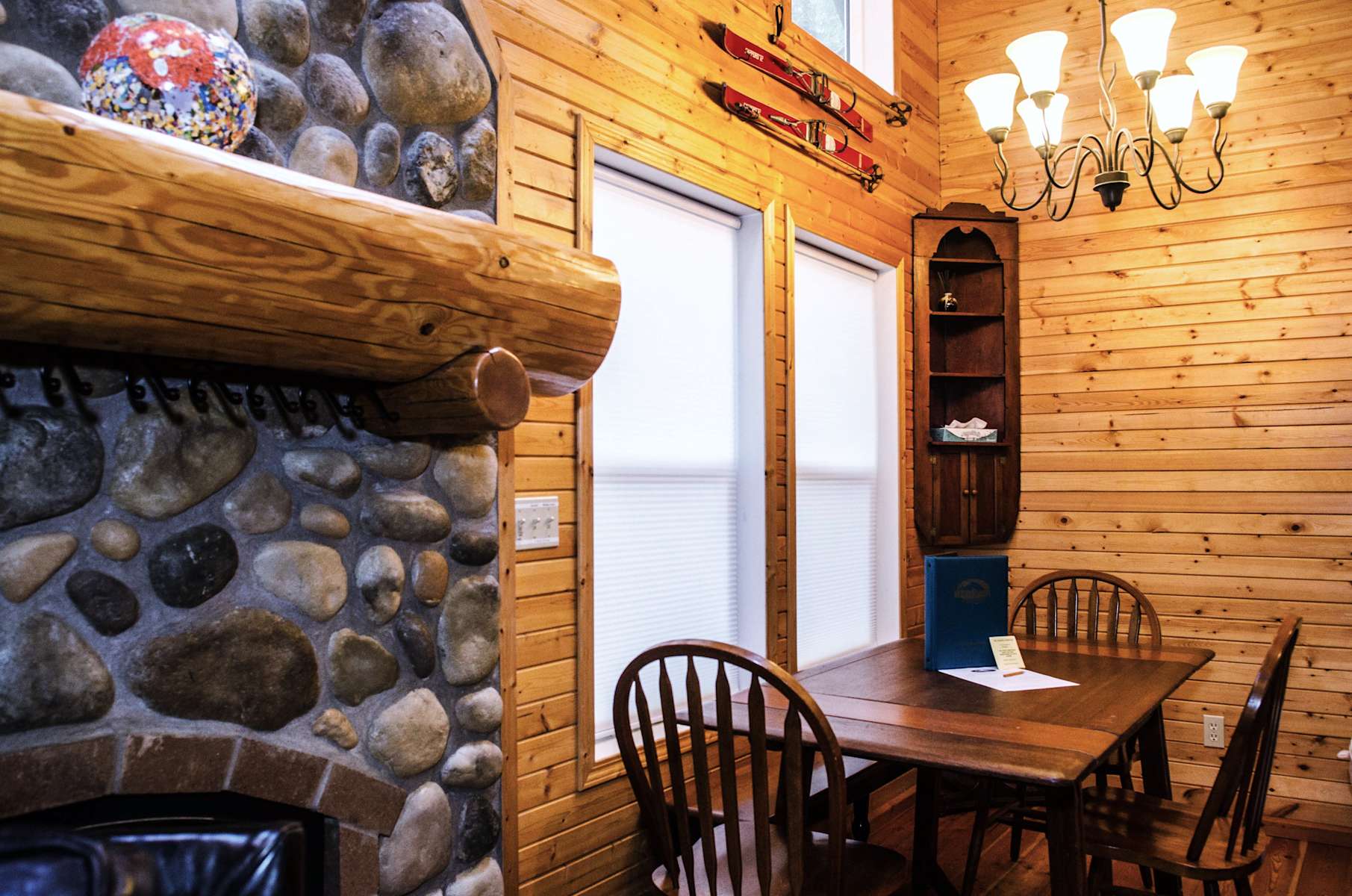 Discount 75% Off Mt Baker Rim Cabin 63 A Traditional Ski ...
