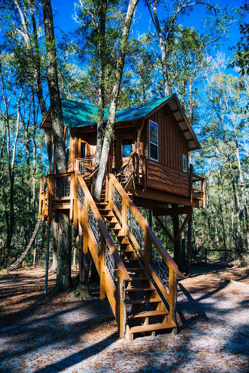 Tree House Cabin Retreat Near Manatee Springs State Park