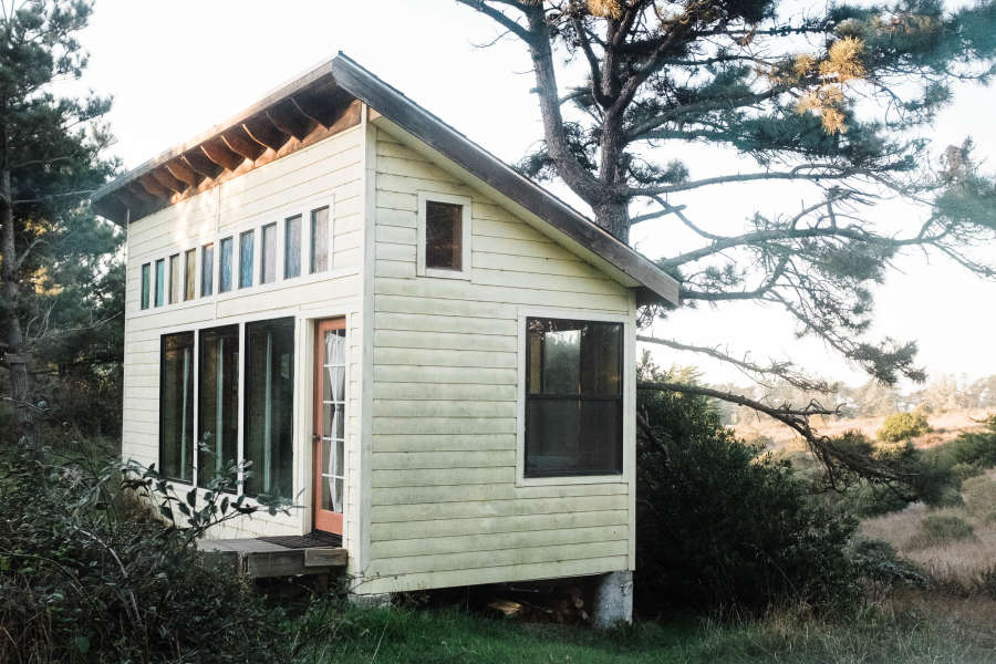 Windy Hollow Farmstay Yellow Cabin Near Hendy Woods State Park