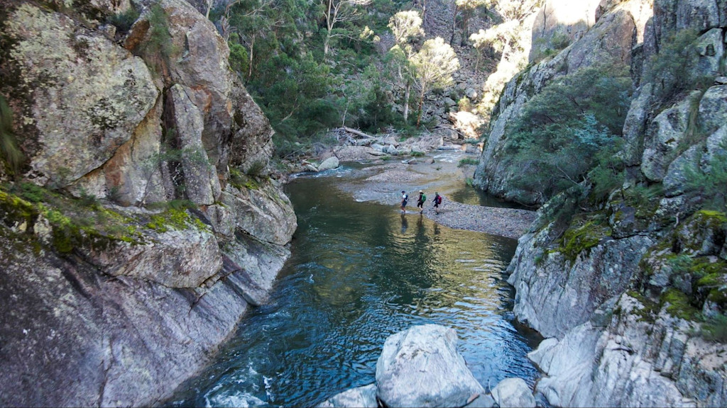 Box Creek Falls hiking